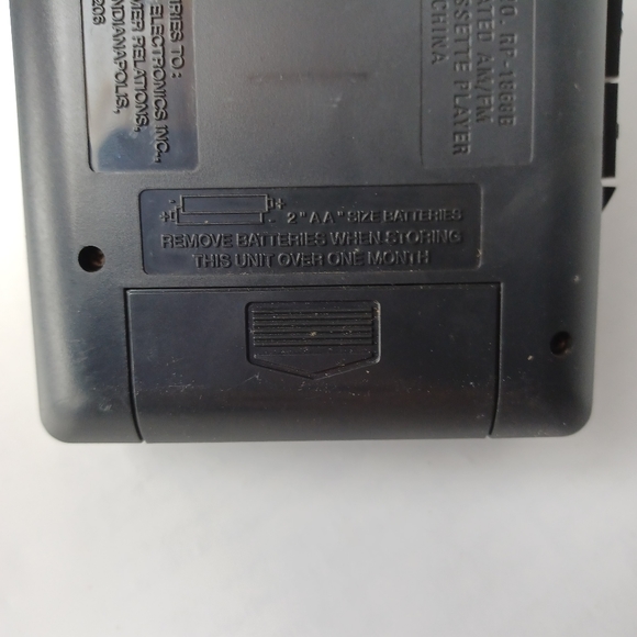 RCA radio & Cassette Player - Picture 5 of 12